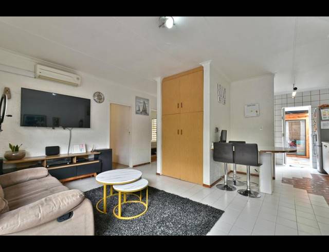 2 BEDROOM SIMPLEX FOR SALE IN KIBLER PARK